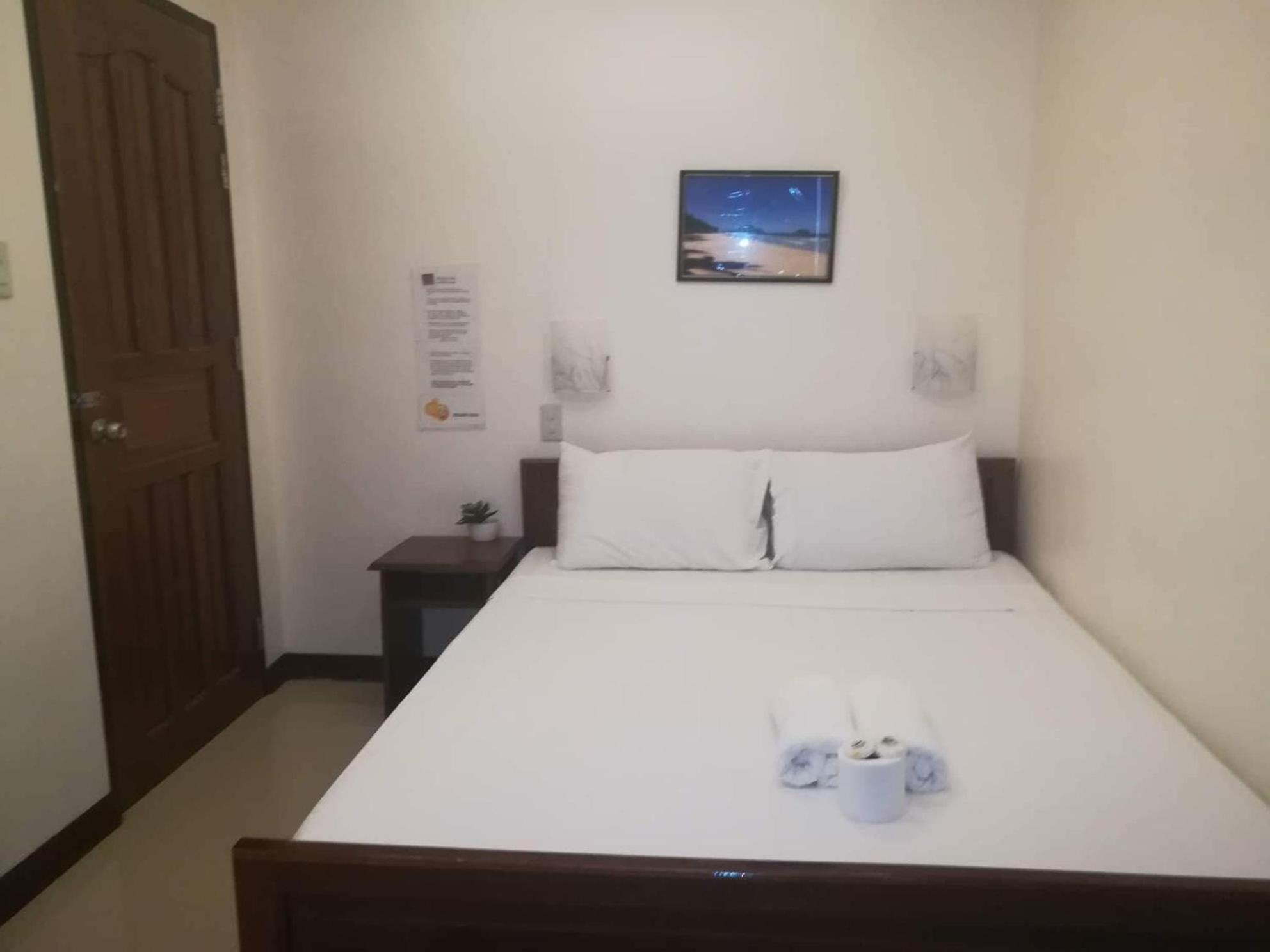 Relucio Traveller'S Pension 爱妮岛 外观 照片